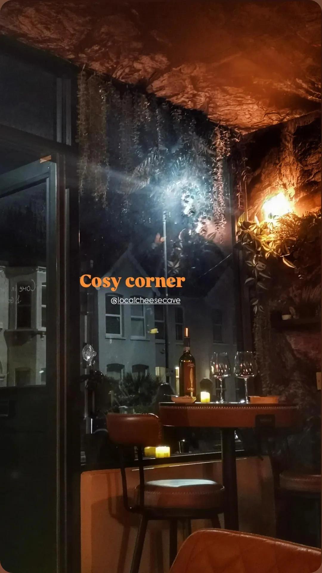 School of Port and Cheese Pairings at the Cave π§π·π