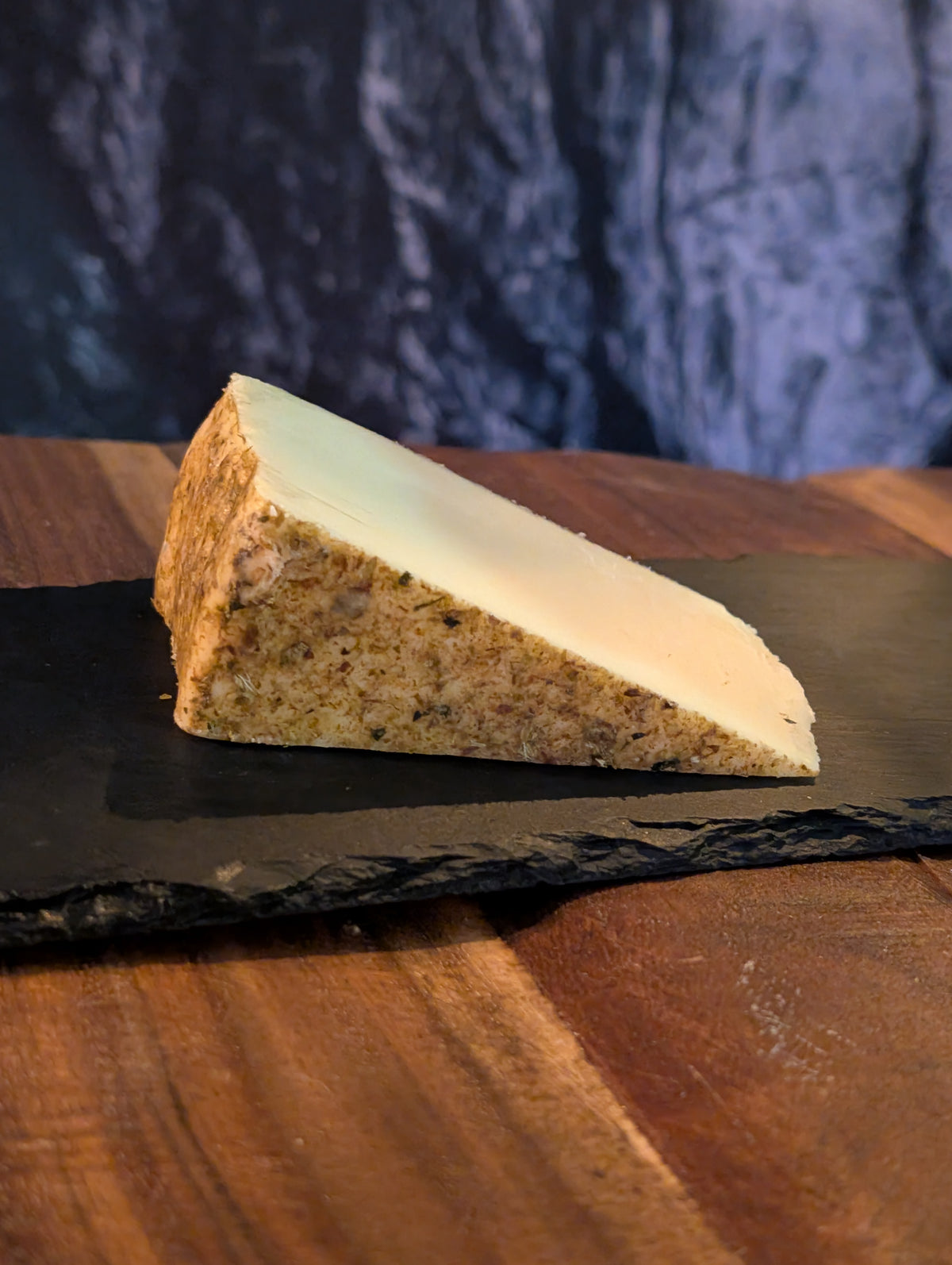 cheese with rolled and roasted hops that goes well with beer. Delicious and strong