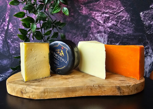 Cheesemongers Favourites - 4 cheese premium hamper