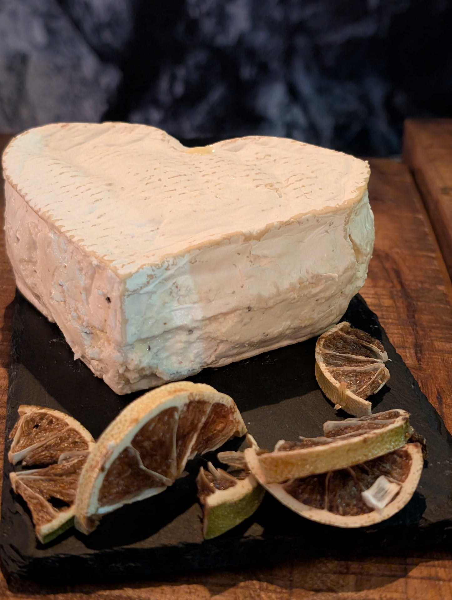 Truffle Brie Heart 350-400g